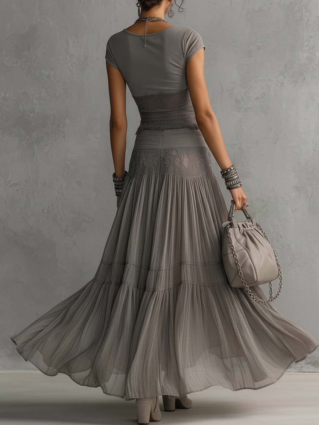 Ensemble Top en Dentelle et Jupe Maxi Plissée Elena