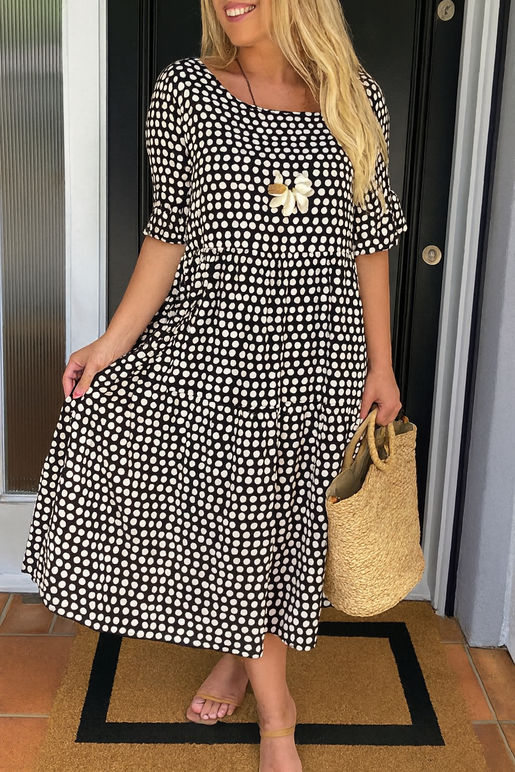 Lara | Robe Midi à Manches Courtes