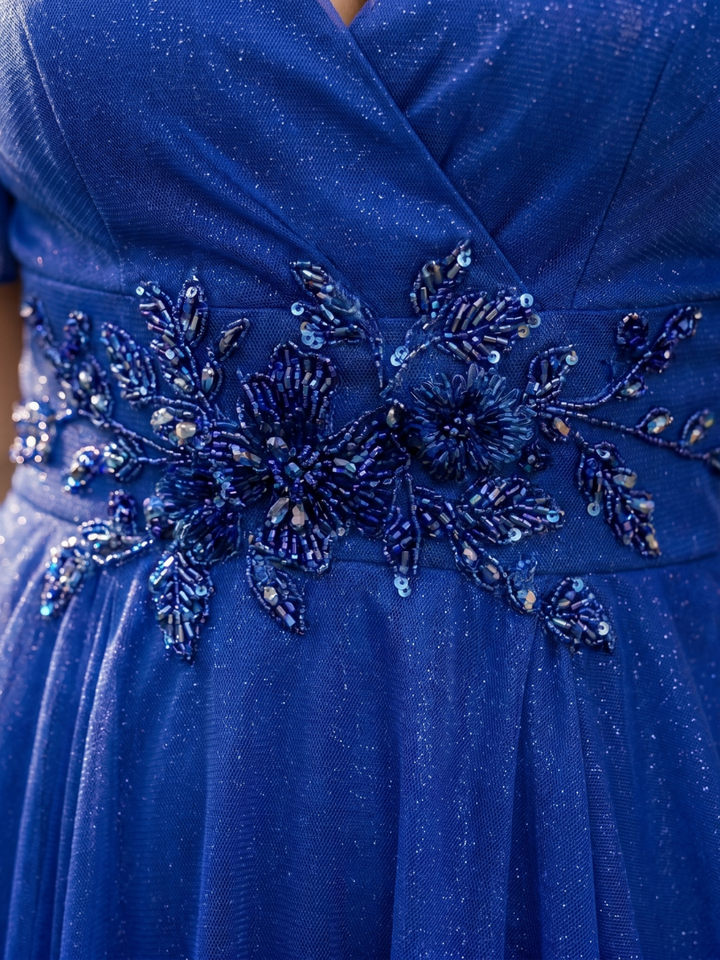 Orelia | Robe Maxi Fluide à Col en V et Manches Courtes