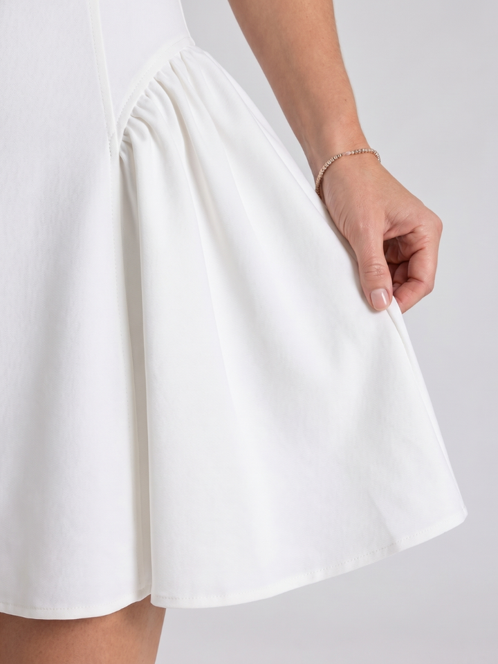 Felicity | Robe Mini Sans Manches à Jupe Évasée Structurée