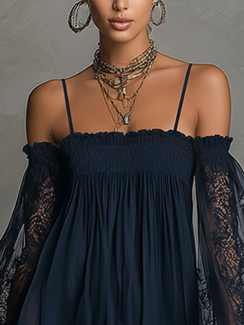 Betty • Robe mini bleu marine avec décolleté off-shoulder, bordure en dentelle et manches transparentes