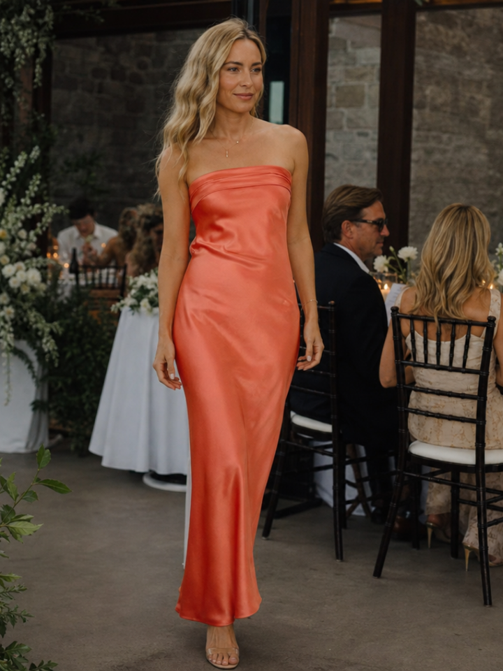 Smoge | Robe Midi Bustier à Silhouette Ajustée