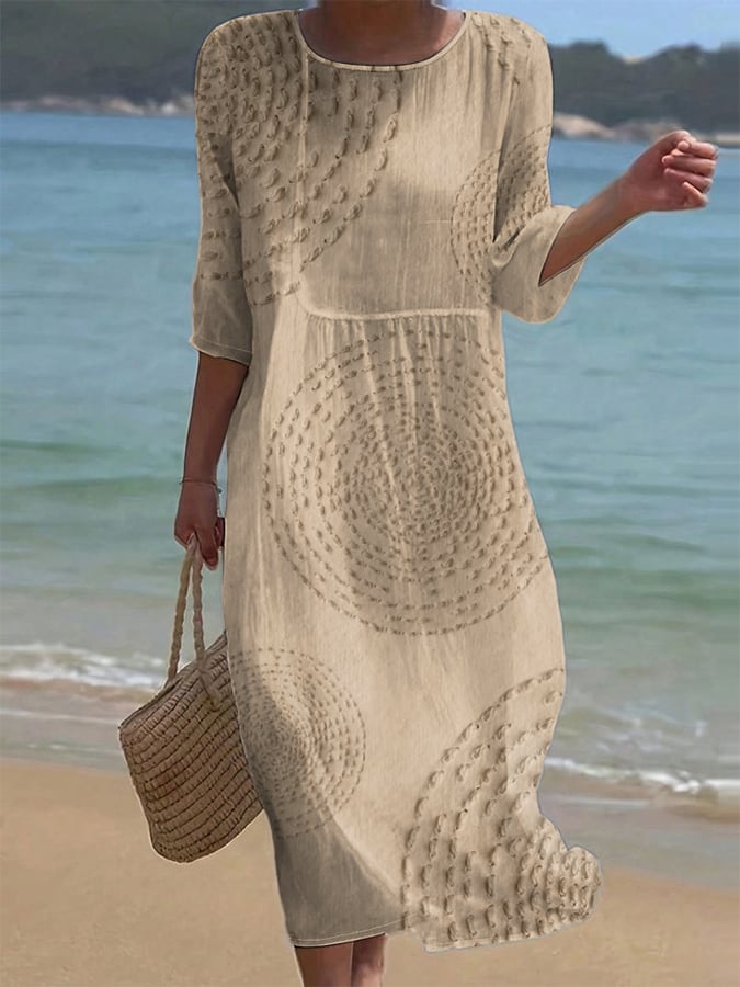 Robe décontractée brodée pour femmes.