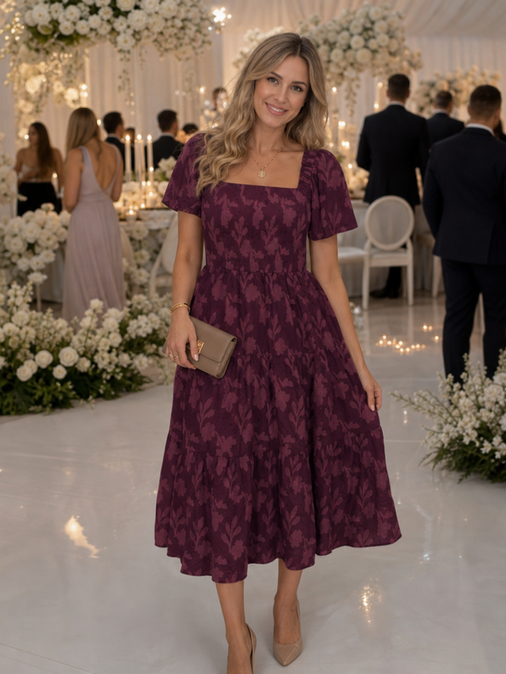 Elaria | Robe Midi à Manches Courtes et Détail Floral Texturé