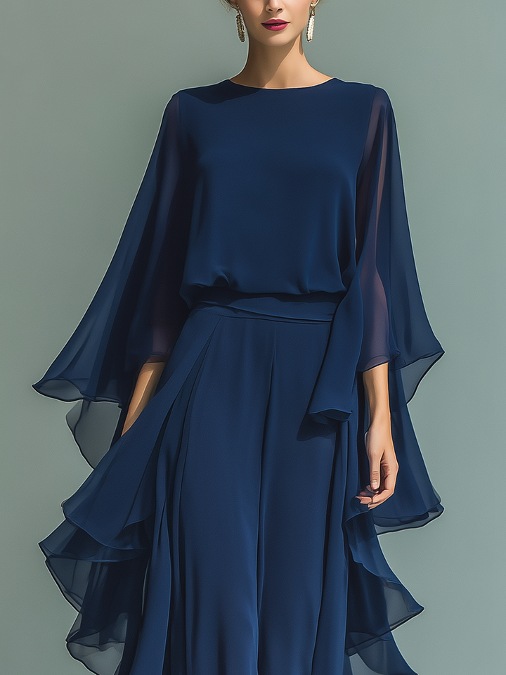 Ensemble Haut Bleu Marine avec Manches Évasées et Pantalon Droit avec Détails Ruchés