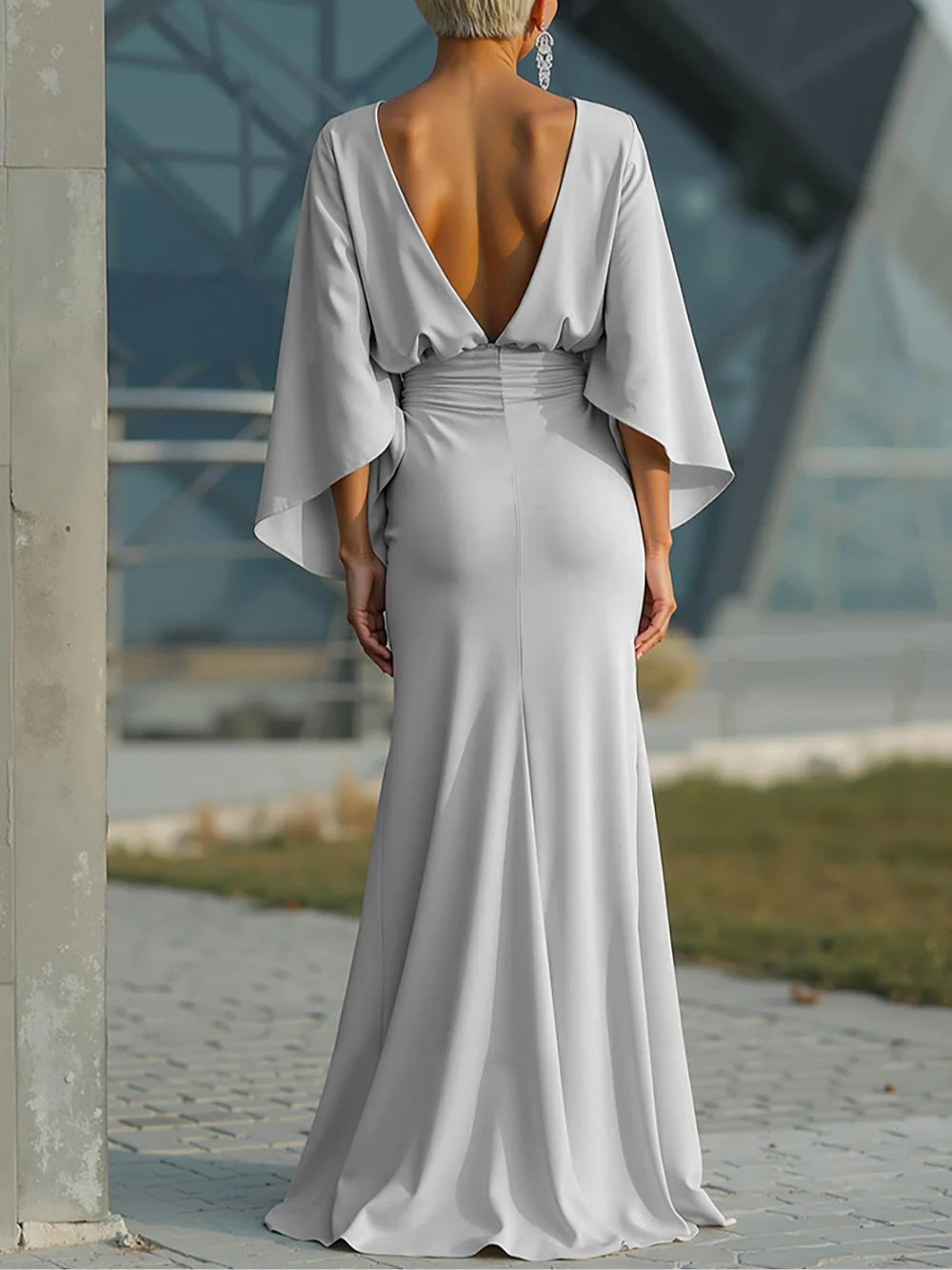 Clara | Robe élégante à dos nu et décolleté en V