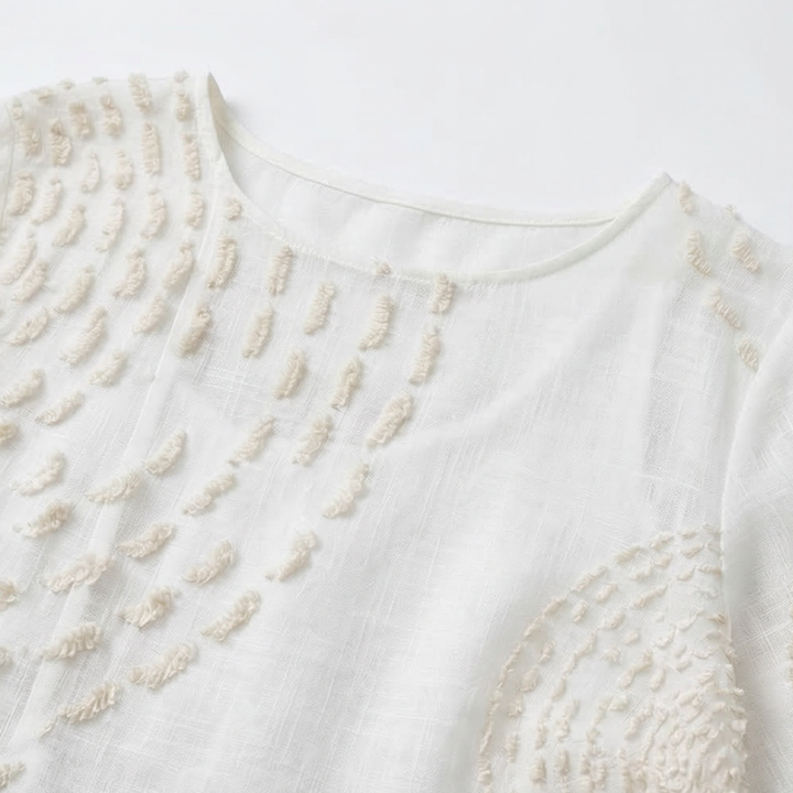 Robe décontractée brodée pour femmes.