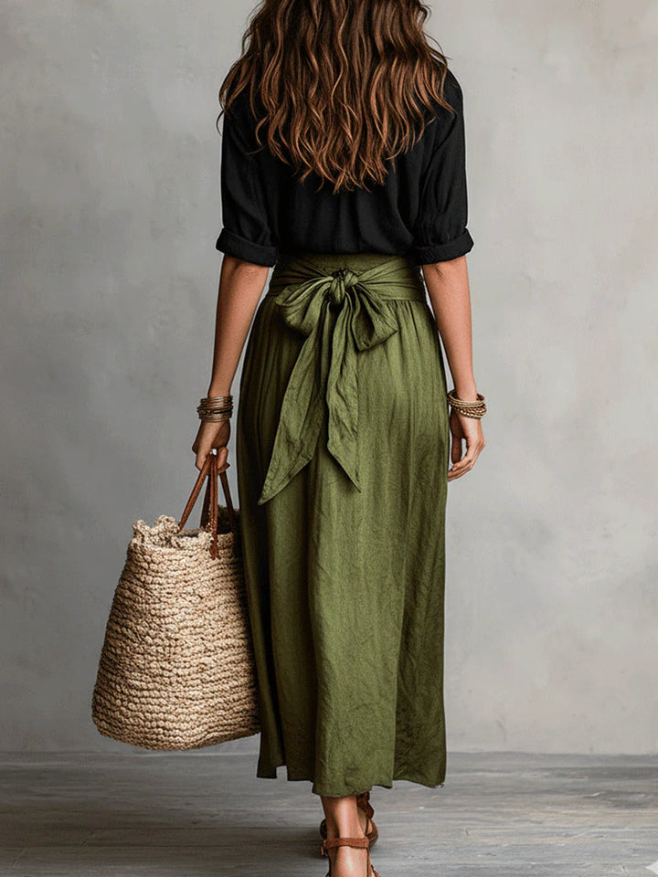Vera | Ensemble de deux pièces : haut noir et jupe midi vert olive