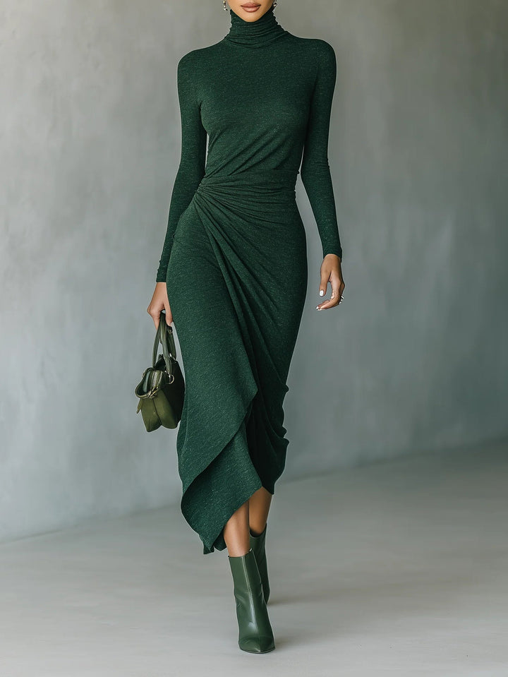 Helen ∙ Robe midi asymétrique à drapé avec plis et col haut en vert foncé