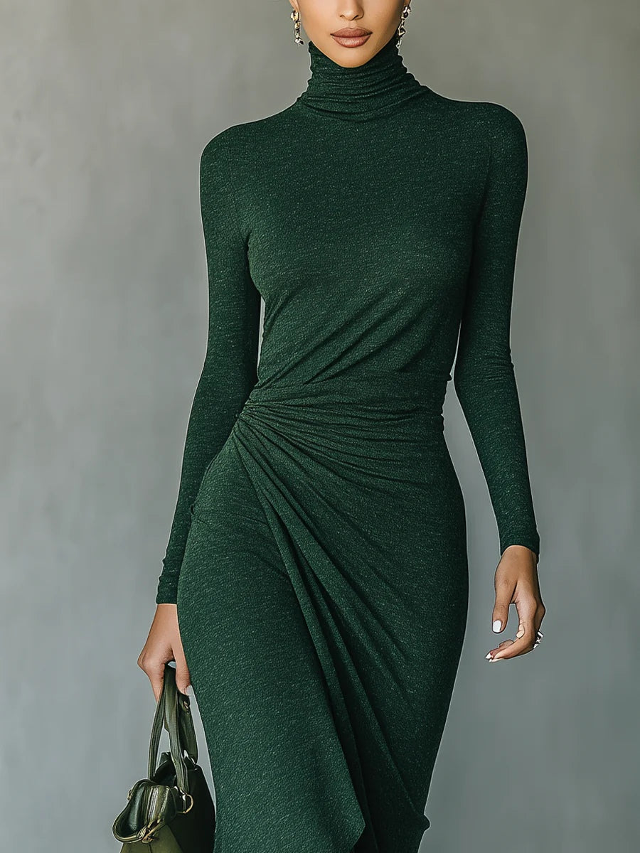 Helen ∙ Robe midi asymétrique à drapé avec plis et col haut en vert foncé