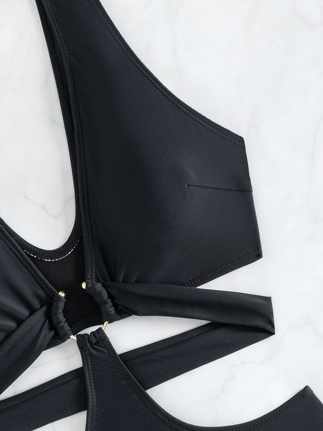 Maillot de Bain Scollo en V avec Découpe