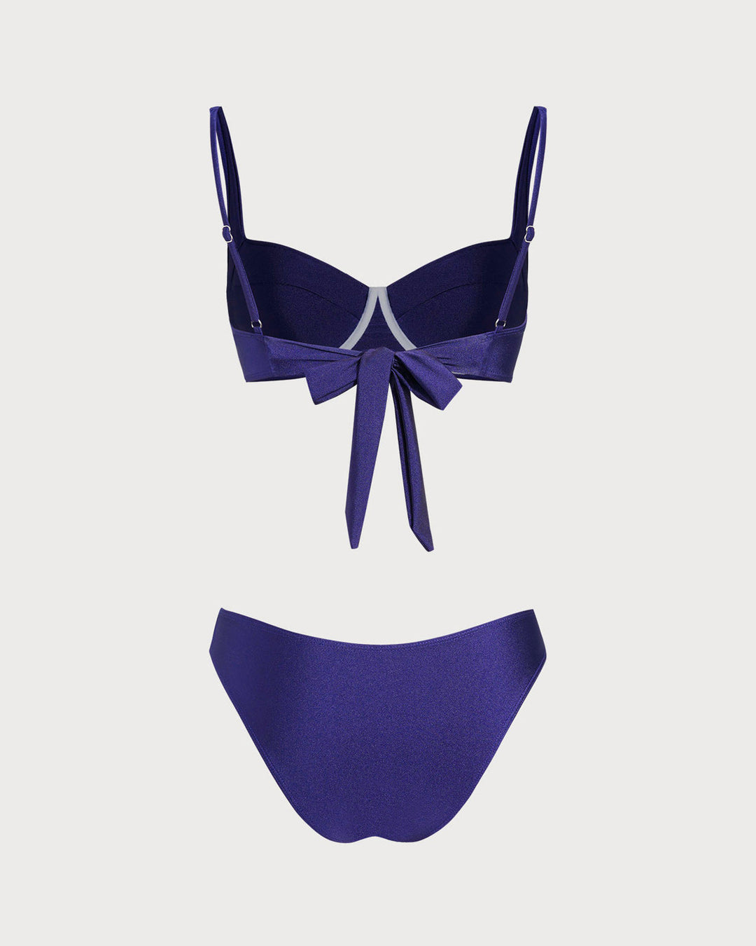 Ensemble de bikini à armatures avec décolleté cœur marine