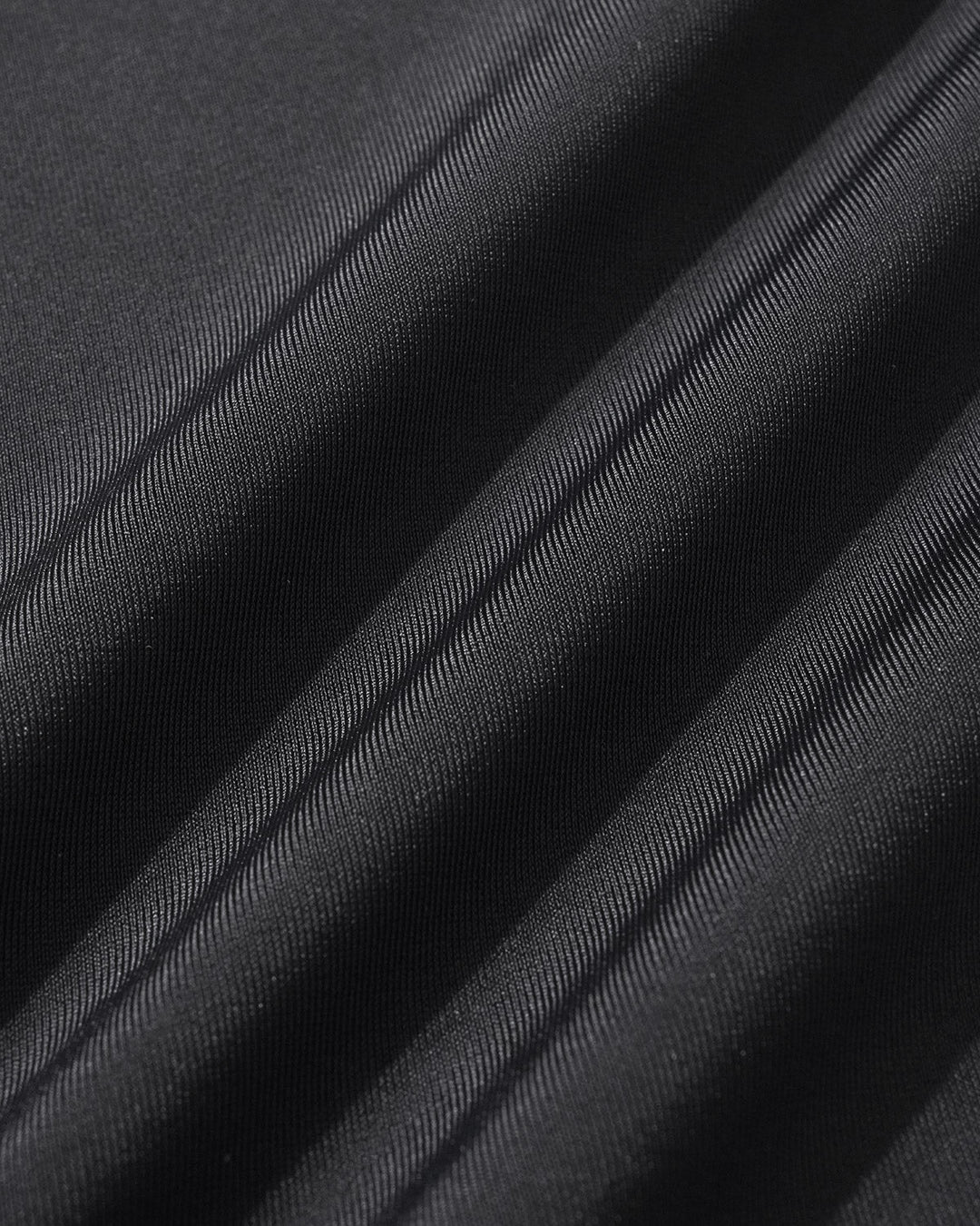 Maillot de bain une pièce noir à col en V contrasté